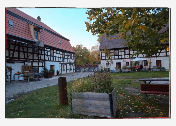 Monatsrückblick Oktober 2024: Innenhof der Neuseenmühle in Groitzsch